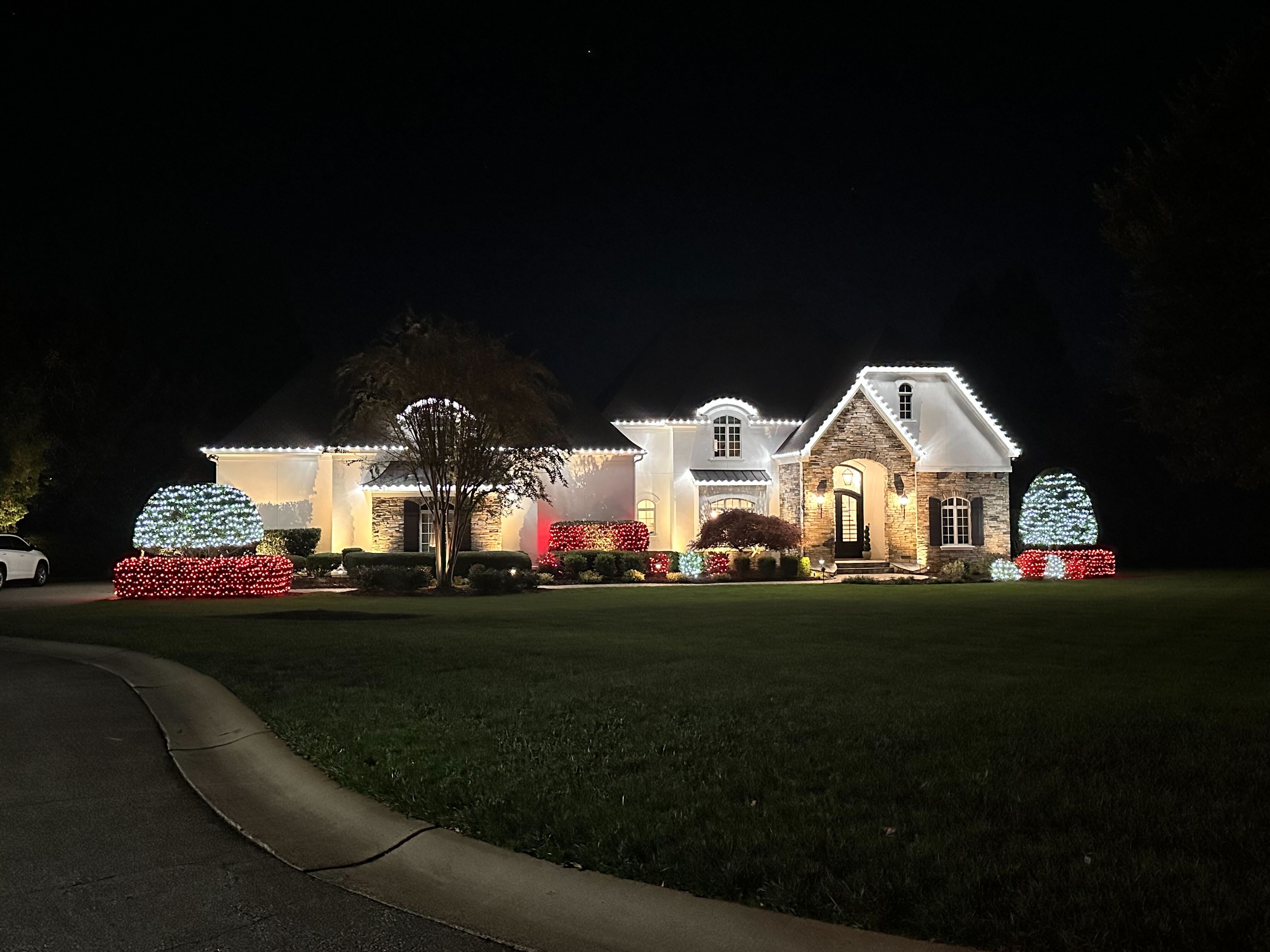 Christmas Light Installation in Mooresville, NC – A Pure White Holiday Glow